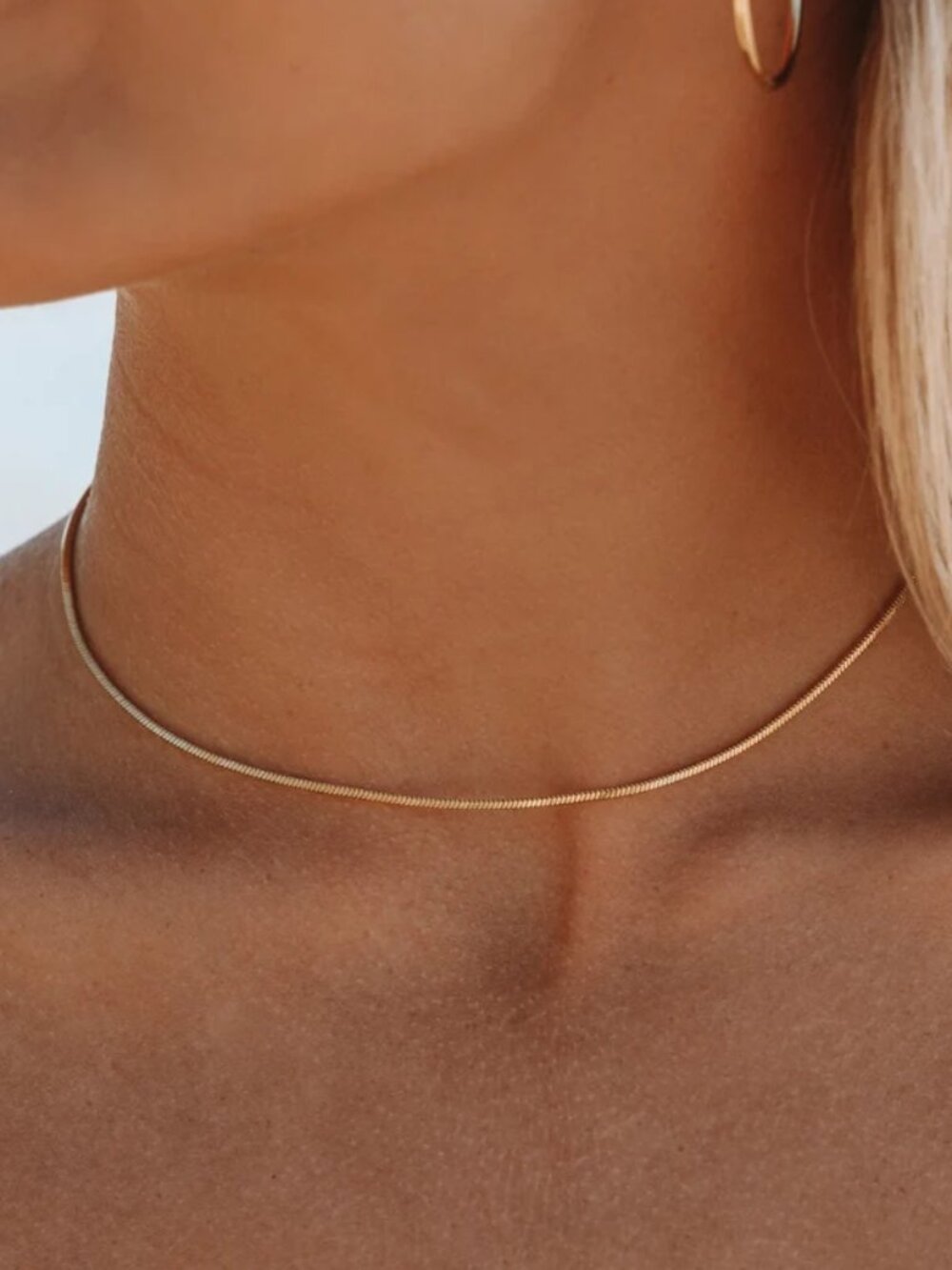 Atolea Fine Choker Necklace in Gold